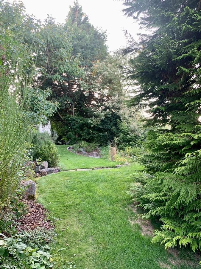 Einladendes Appartement Im Gruenen Fuer 2 Personen Ostrach Exterior foto